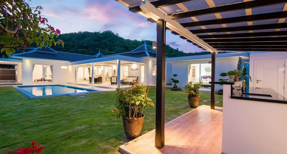 Villa zum Kauf mit Studio in Hua Hin, Prachuap Khiri Khan