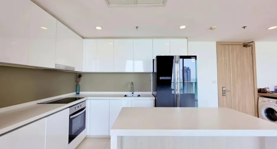 À louer 2 chambres condo 