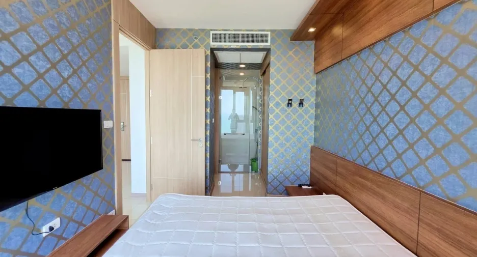 À louer 2 chambres condo 