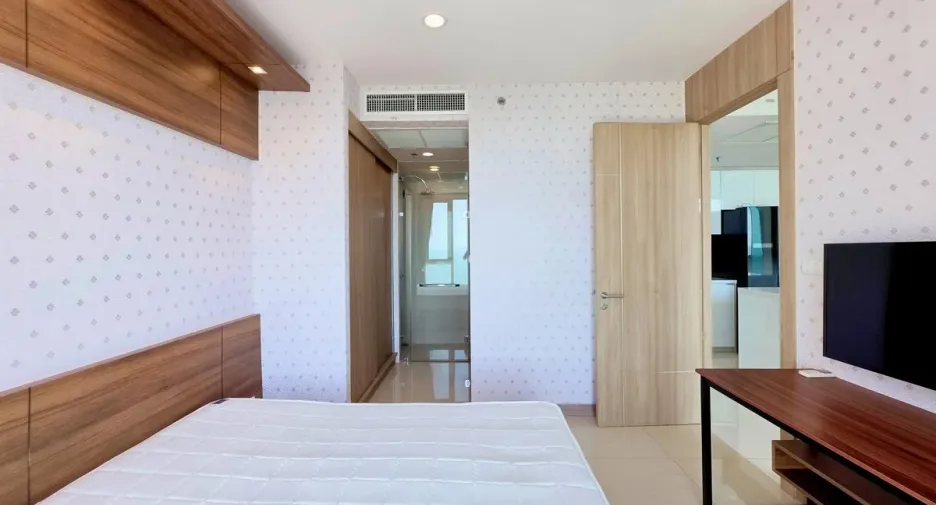À louer 2 chambres condo 