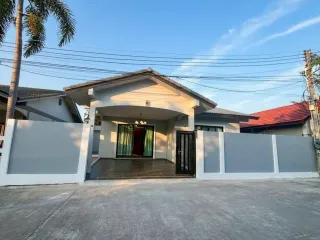 Haus zum Kauf mit 3 Zimmer in Bang Lamung, Chonburi