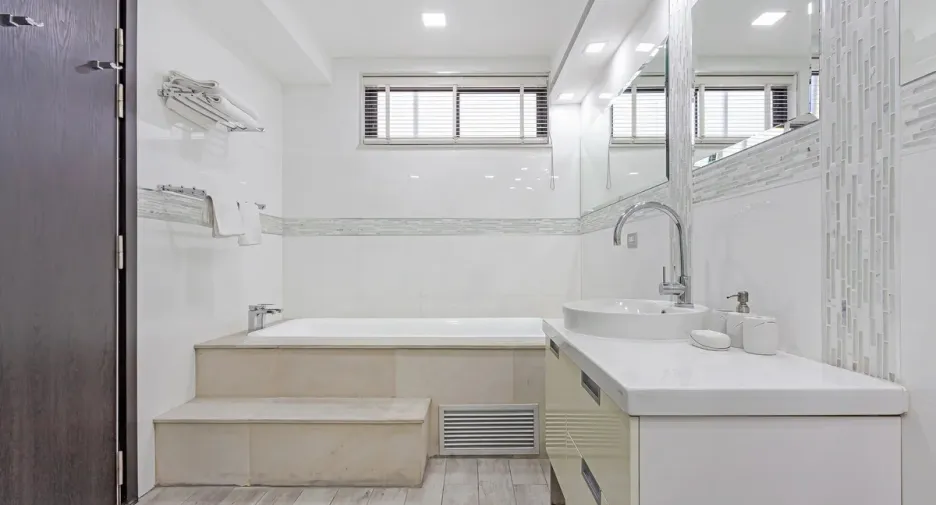 For rent and for sale 4 bedrooms house in Bang Lamung, Chonburi