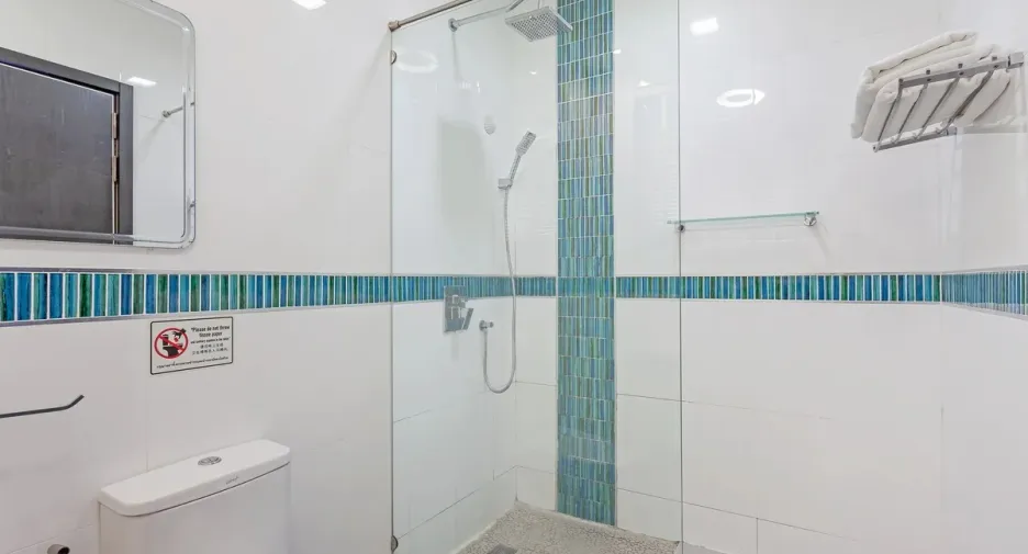 For rent and for sale 4 bedrooms house in Bang Lamung, Chonburi