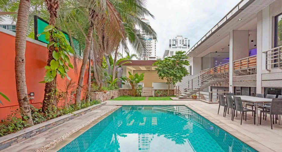 For rent and for sale 4 bedrooms house in Bang Lamung, Chonburi