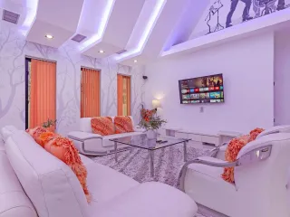 For rent and for sale 4 bedrooms house in Bang Lamung, Chonburi
