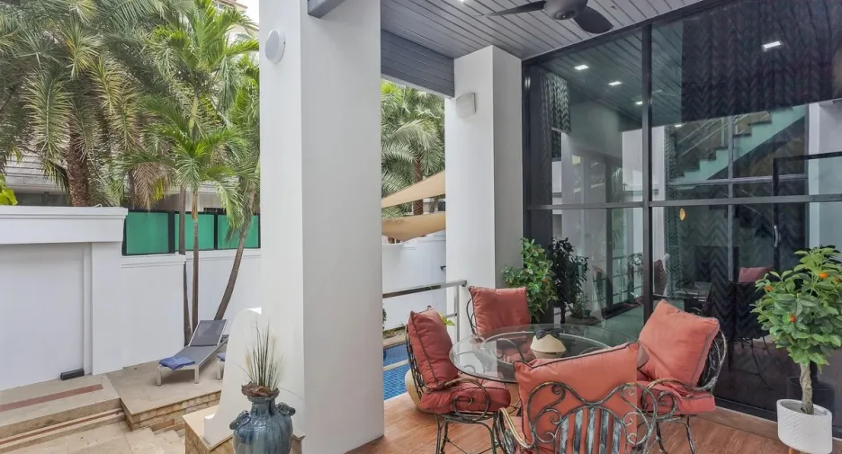 For rent and for sale 5 bedrooms house in Bang Lamung, Chonburi