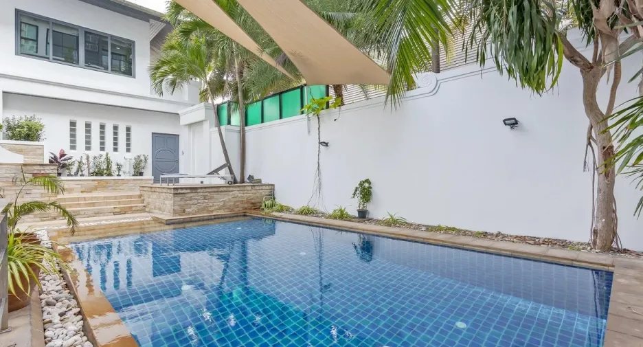 For rent and for sale 5 bedrooms house in Bang Lamung, Chonburi