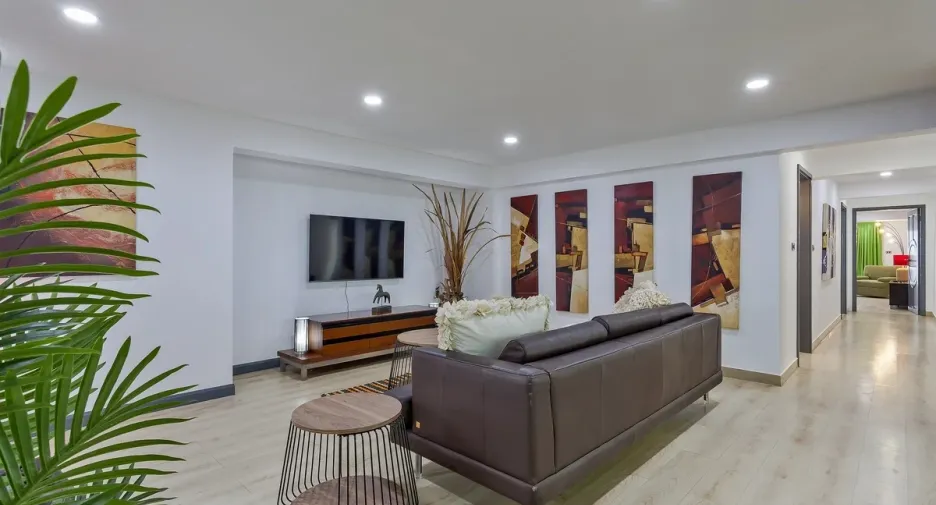 For rent and for sale 5 bedrooms house in Bang Lamung, Chonburi