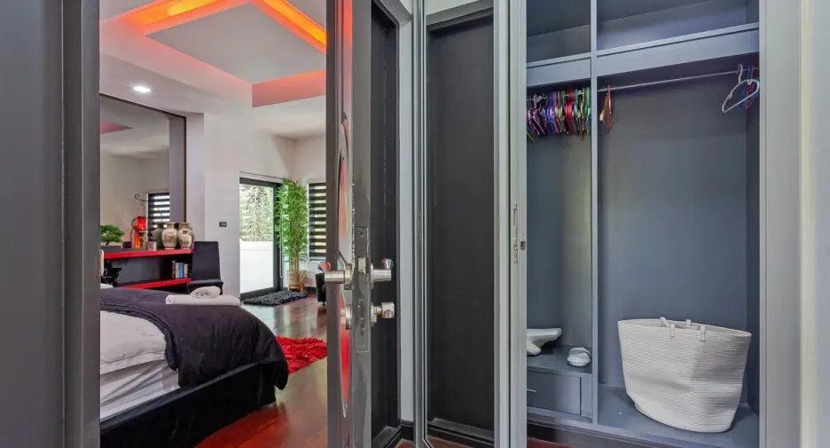 For rent and for sale 5 bedrooms house in Bang Lamung, Chonburi
