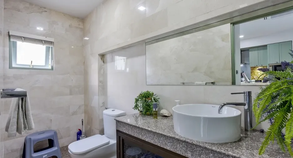 For rent and for sale 5 bedrooms house in Bang Lamung, Chonburi