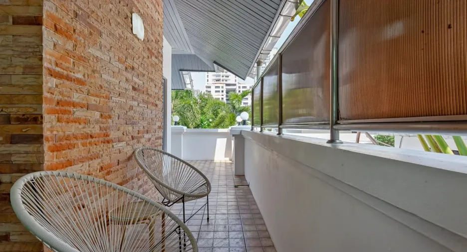 For rent and for sale 5 bedrooms house in Bang Lamung, Chonburi
