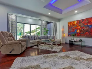 For rent and for sale 5 bedrooms house in Bang Lamung, Chonburi