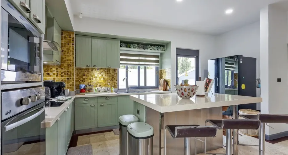 For rent and for sale 5 bedrooms house in Bang Lamung, Chonburi