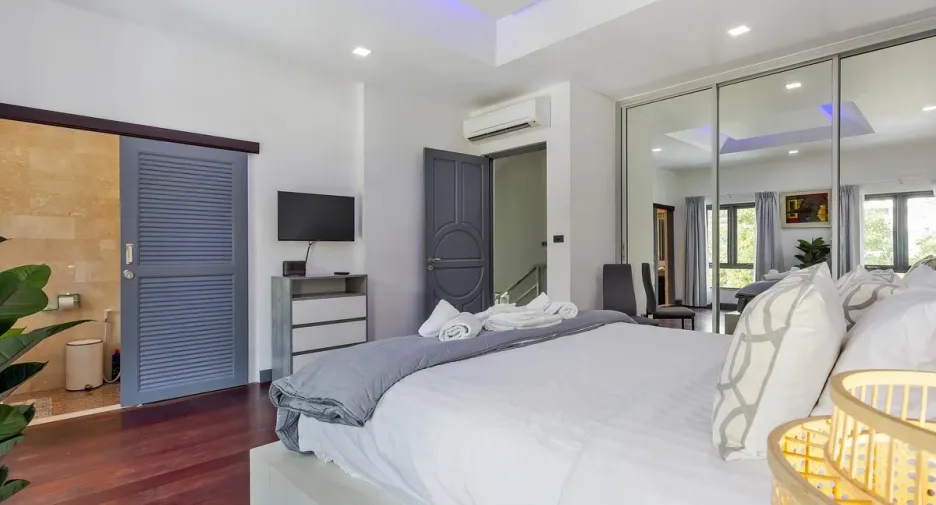 For rent and for sale 5 bedrooms house in Bang Lamung, Chonburi