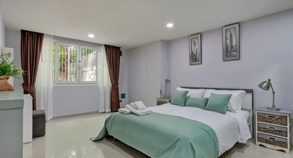 For rent and for sale 8 bedrooms house in Bang Lamung, Chonburi