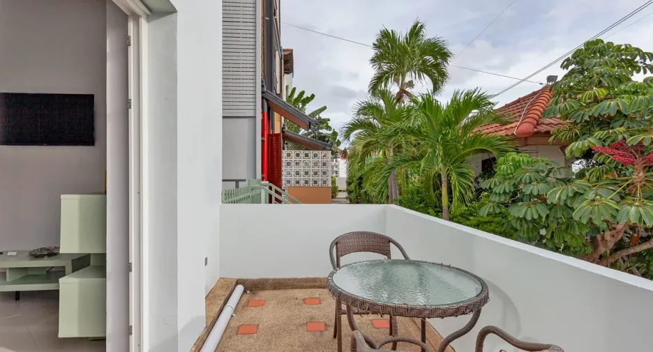 For rent and for sale 8 bedrooms house in Bang Lamung, Chonburi