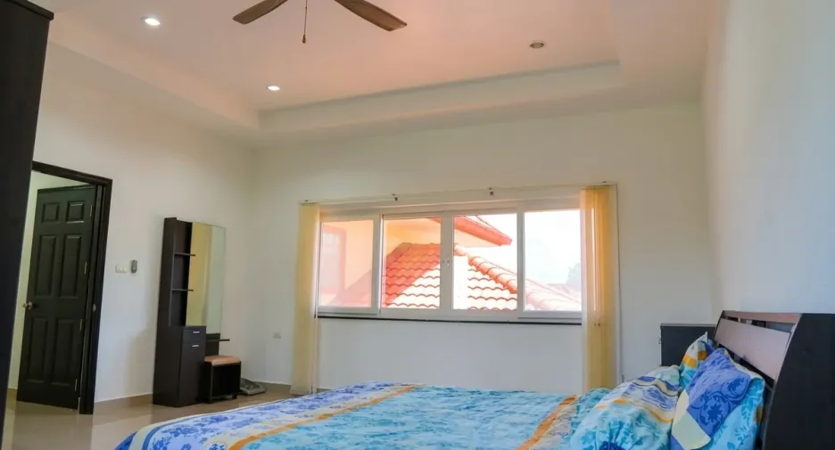 For rent and for sale 4 bedrooms house in Bang Lamung, Chonburi
