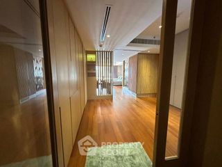 Condo en venta de 2 habitaciones en Yan Nawa, Bangkok