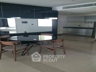 Condo en alquiler de 2 habitaciones en Huai Khwang, Bangkok
