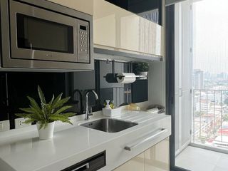 À louer 1 chambre condo à Phra Khanong, Bangkok