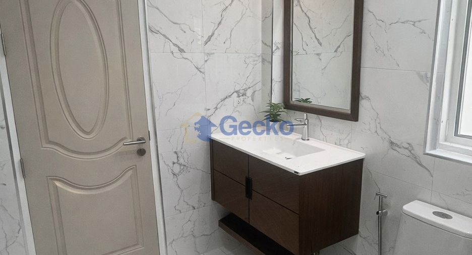 For rent and for sale 3 bedrooms house in Bang Lamung, Chonburi
