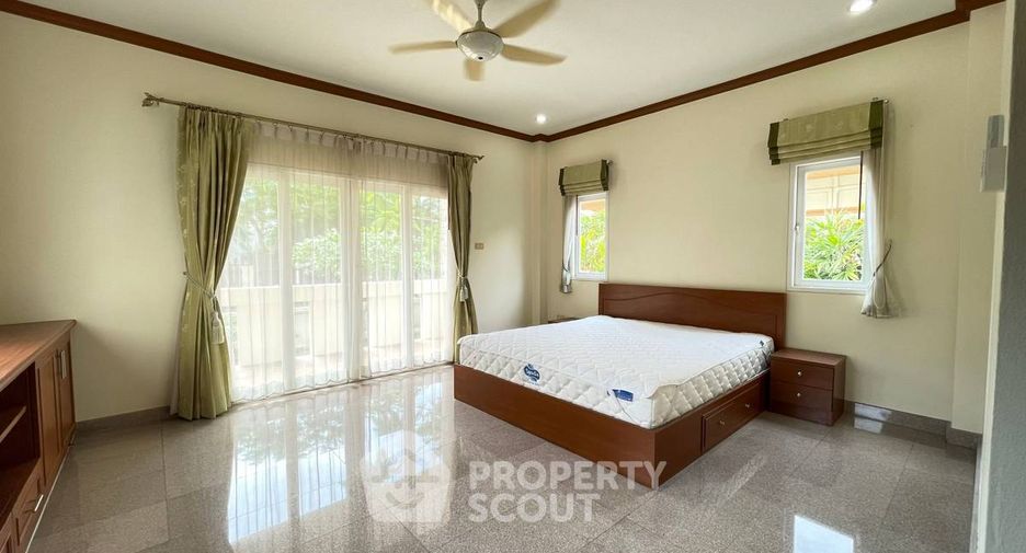 For rent 5 bedrooms house in Huay Yai, Pattaya