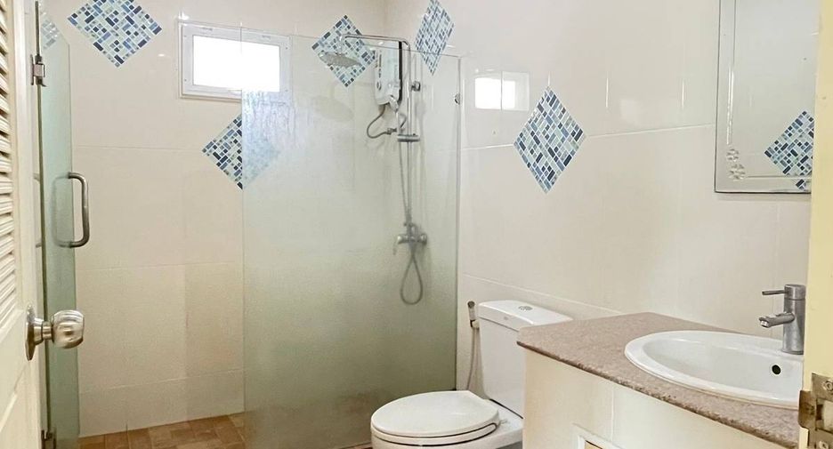 For rent 5 bedrooms house in Huay Yai, Pattaya