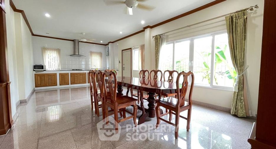 For rent 5 bedrooms house in Huay Yai, Pattaya