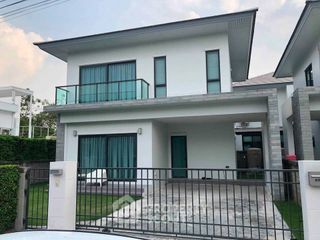 Casa en alquiler de 3 habitaciones en Don Mueang, Bangkok