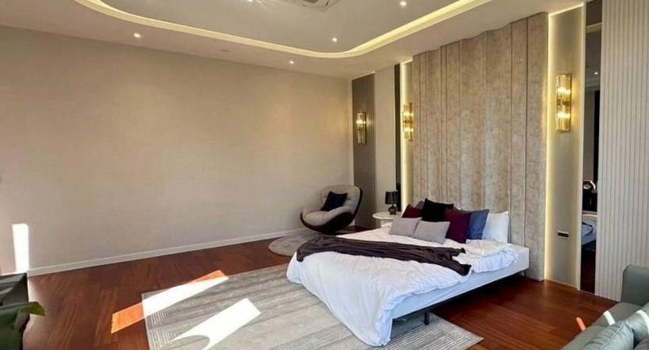 For rent 5 bedrooms house in Suan Luang, Bangkok