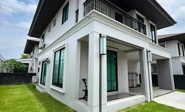 À louer 4 chambres maison à Prawet, Bangkok