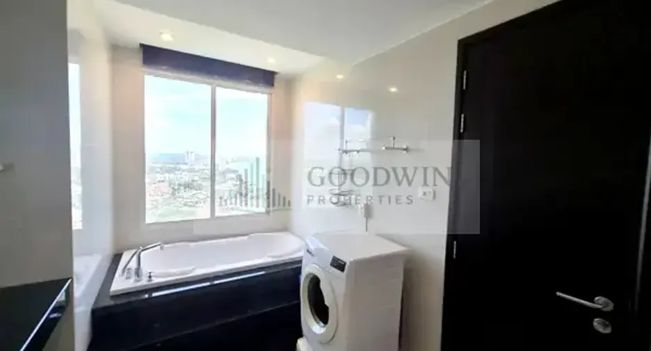 For rent and for sale 2 bedrooms condo 