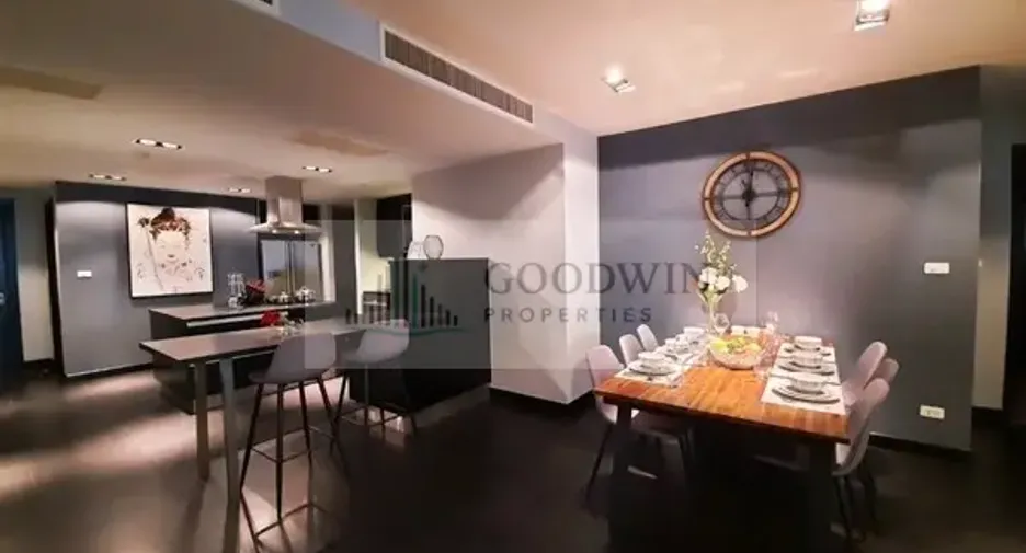 For rent and for sale 3 bedrooms condo 