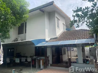 For rent 3 ベッドルーム house in Phra Khanong, Bangkok