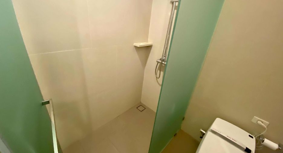 For rent and for sale 2 bedrooms condo 