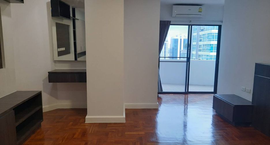 Condo en alquiler de 3 habitaciones en Watthana, Bangkok