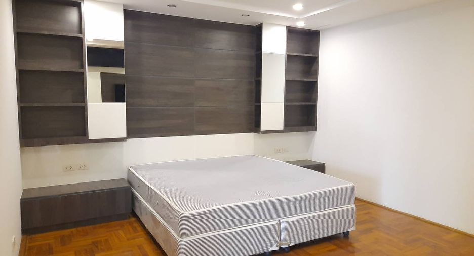 Condo en alquiler de 3 habitaciones en Watthana, Bangkok
