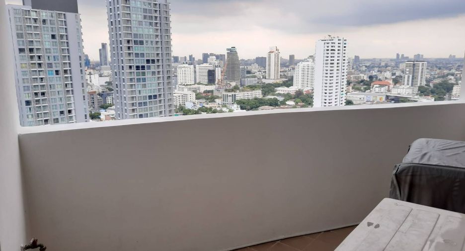 Condo en alquiler de 3 habitaciones en Watthana, Bangkok