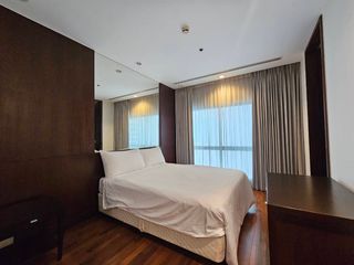 For rent 3 bedrooms condo in Pathum Wan, Bangkok