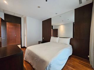 For rent 3 bedrooms condo in Pathum Wan, Bangkok