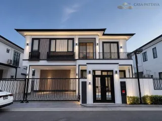 For rent 4 bedrooms villa in Bang Lamung, Chonburi