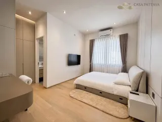 For rent 4 bedrooms villa in Bang Lamung, Chonburi