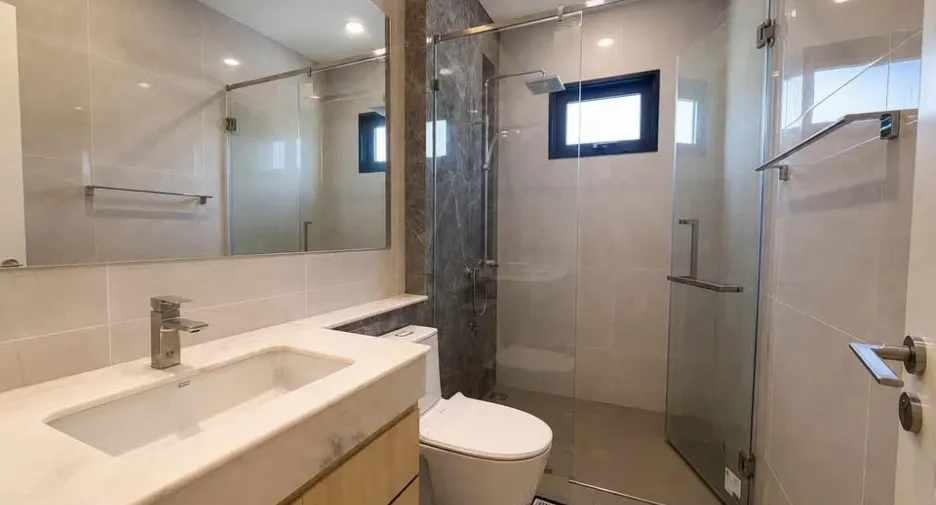 For rent 4 bedrooms villa in Bang Lamung, Chonburi