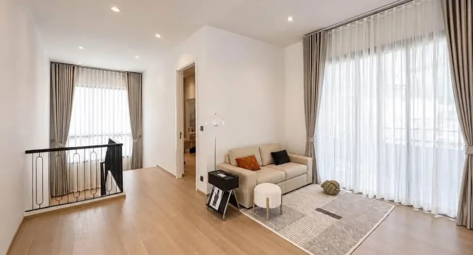 For rent 4 bedrooms villa in Bang Lamung, Chonburi