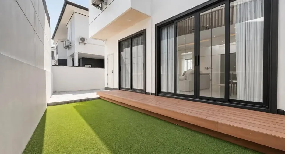For rent 4 bedrooms villa in Bang Lamung, Chonburi