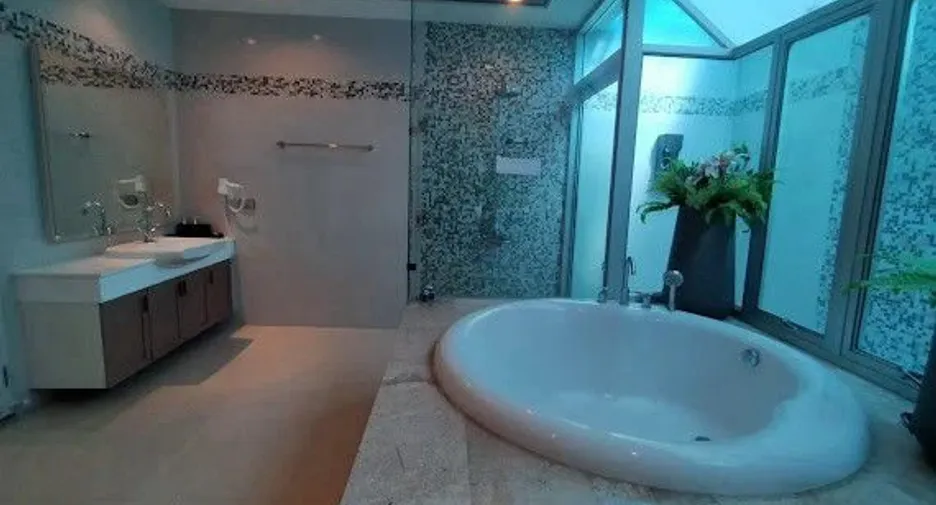 Villa en alquiler de 9 habitaciones en Jomtien, Pattaya