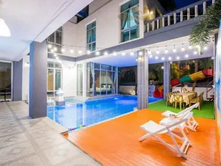 Villa en alquiler de 9 habitaciones en Jomtien, Pattaya
