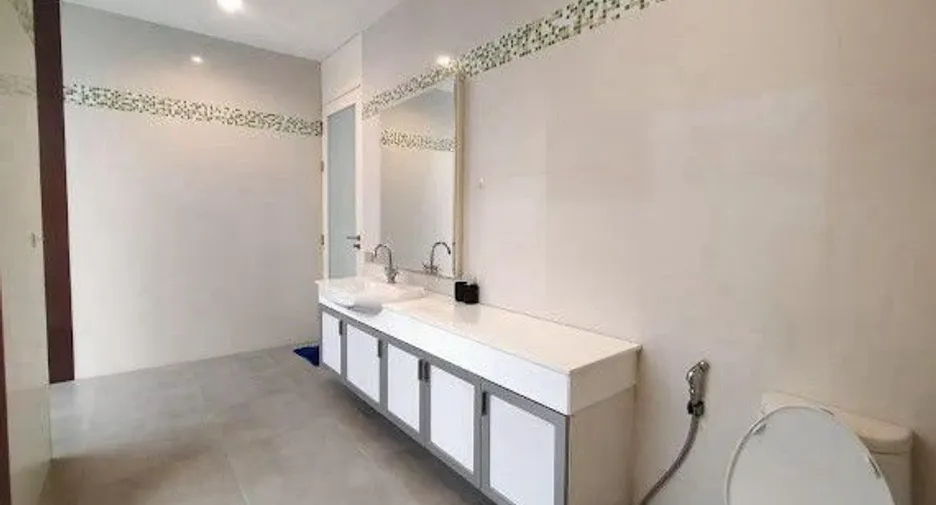Villa en alquiler de 9 habitaciones en Jomtien, Pattaya