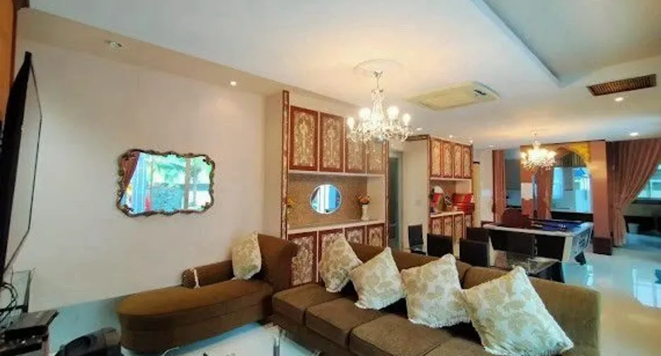 Villa en alquiler de 9 habitaciones en Jomtien, Pattaya