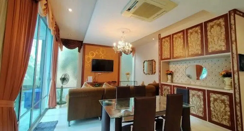 Villa en alquiler de 9 habitaciones en Jomtien, Pattaya